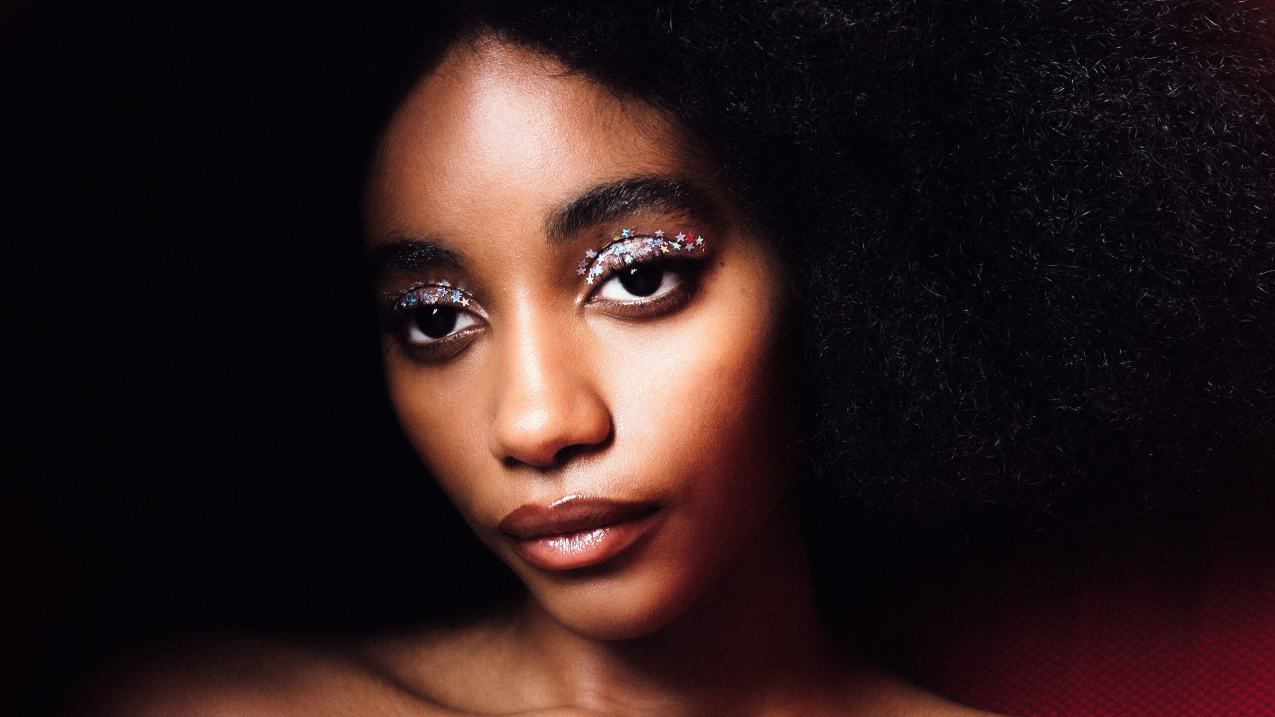 Flowerovlove Shares “wishlist,” Her First-Ever Holiday Song