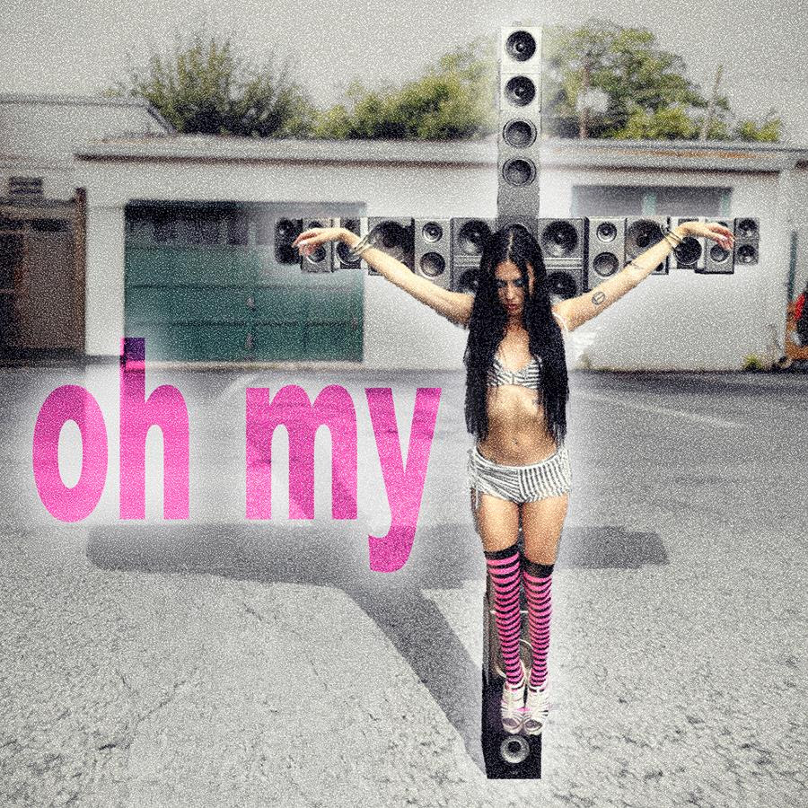 Debbie Sings releases “Sucker Punch” that’s sharp and intense! Perfect for a nightclub atmosphere!