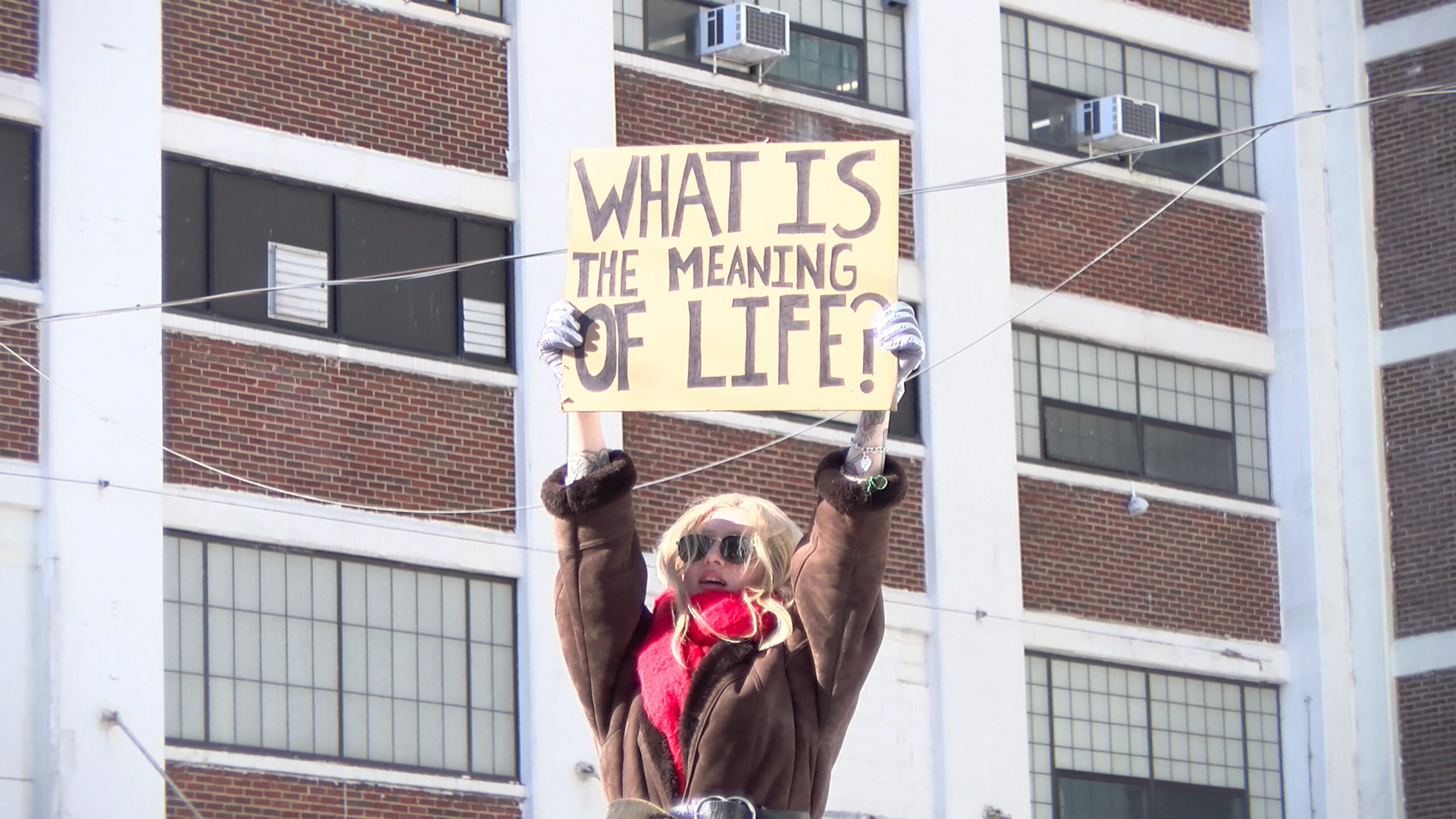 Meg Elsier releases an authentic single “meaning of life” about uncertainty and vulnerability