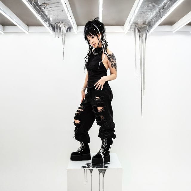 Zahna releases new single “The Archer”. New album Break or Breakthrough out September 4!