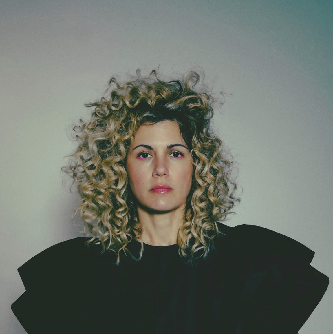 Lisa Molinaro announces debut album Blind Trust out July 17. Shares new single & video “We All Get Stuck” 